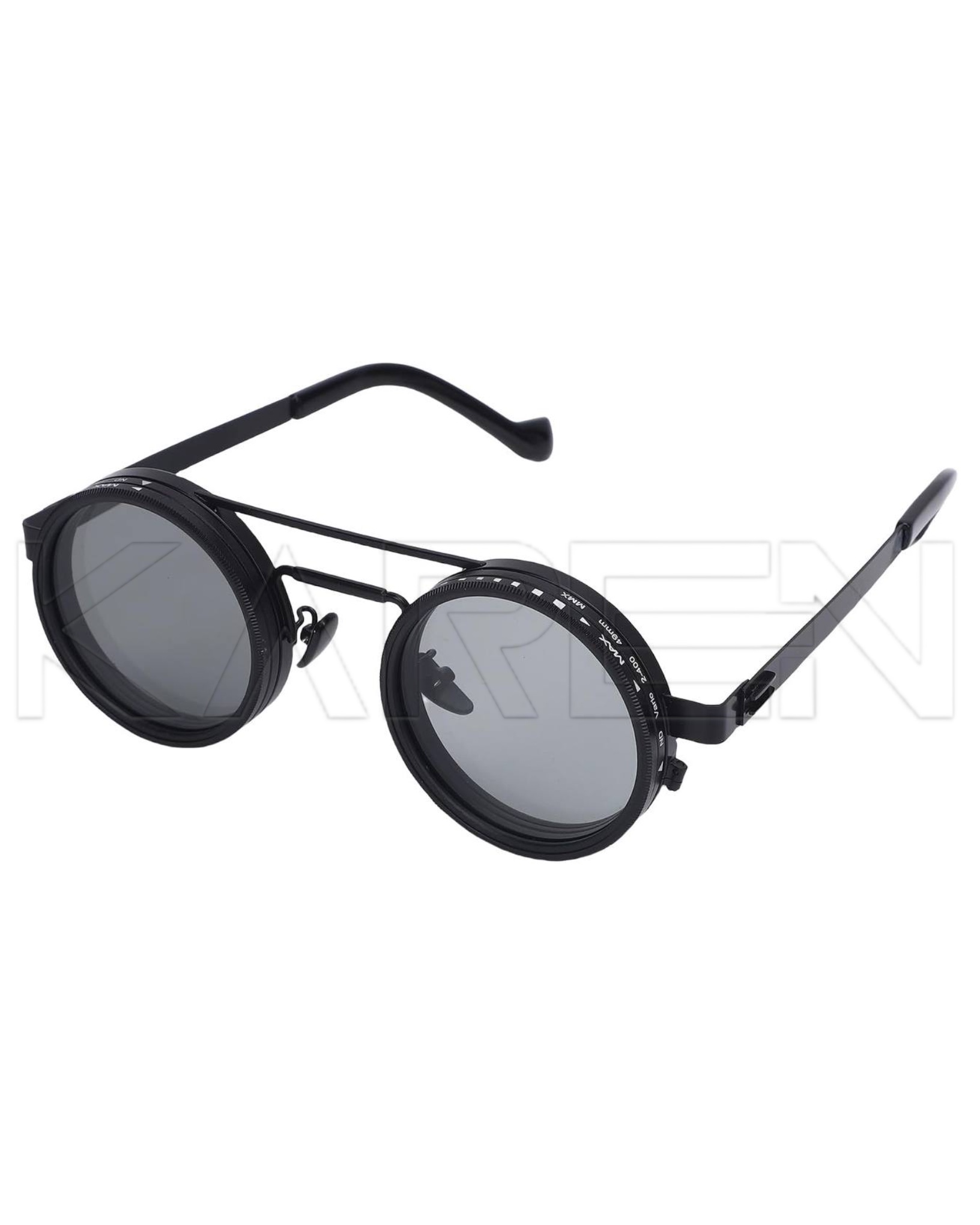 عینک آفتابی مستر کوالیتی با فریم تیتانیوم | Emporio Armani